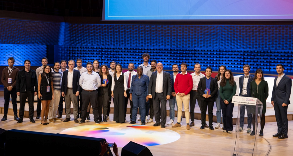 Le Dr Elliot Thouvenot, aux côtés des lauréats du concours i-PhD, lors de la cérémonie de remise des prix, le 14 octobre 2025.